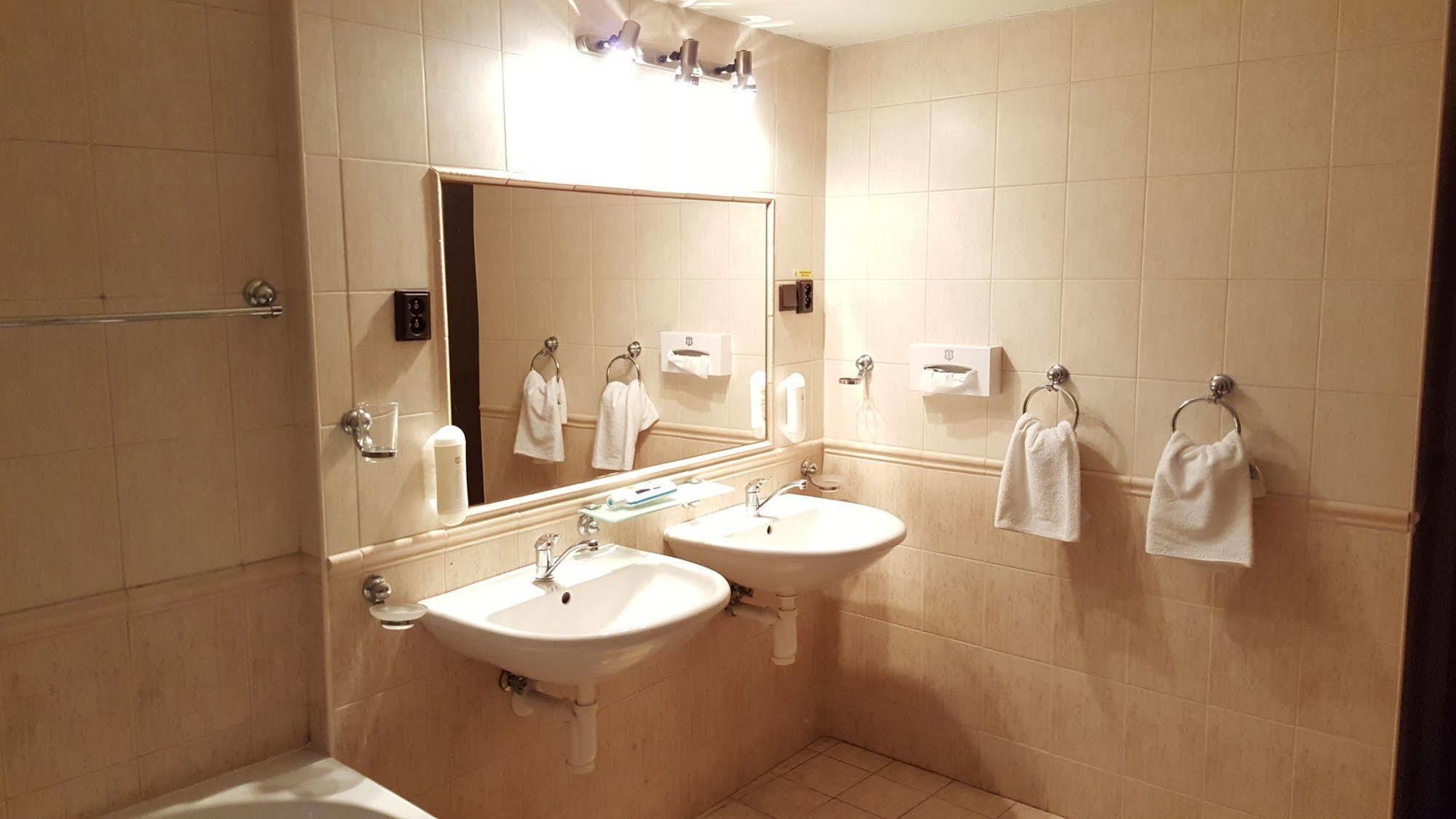 Hotel Carpatia ブラチスラヴァ エクステリア 写真